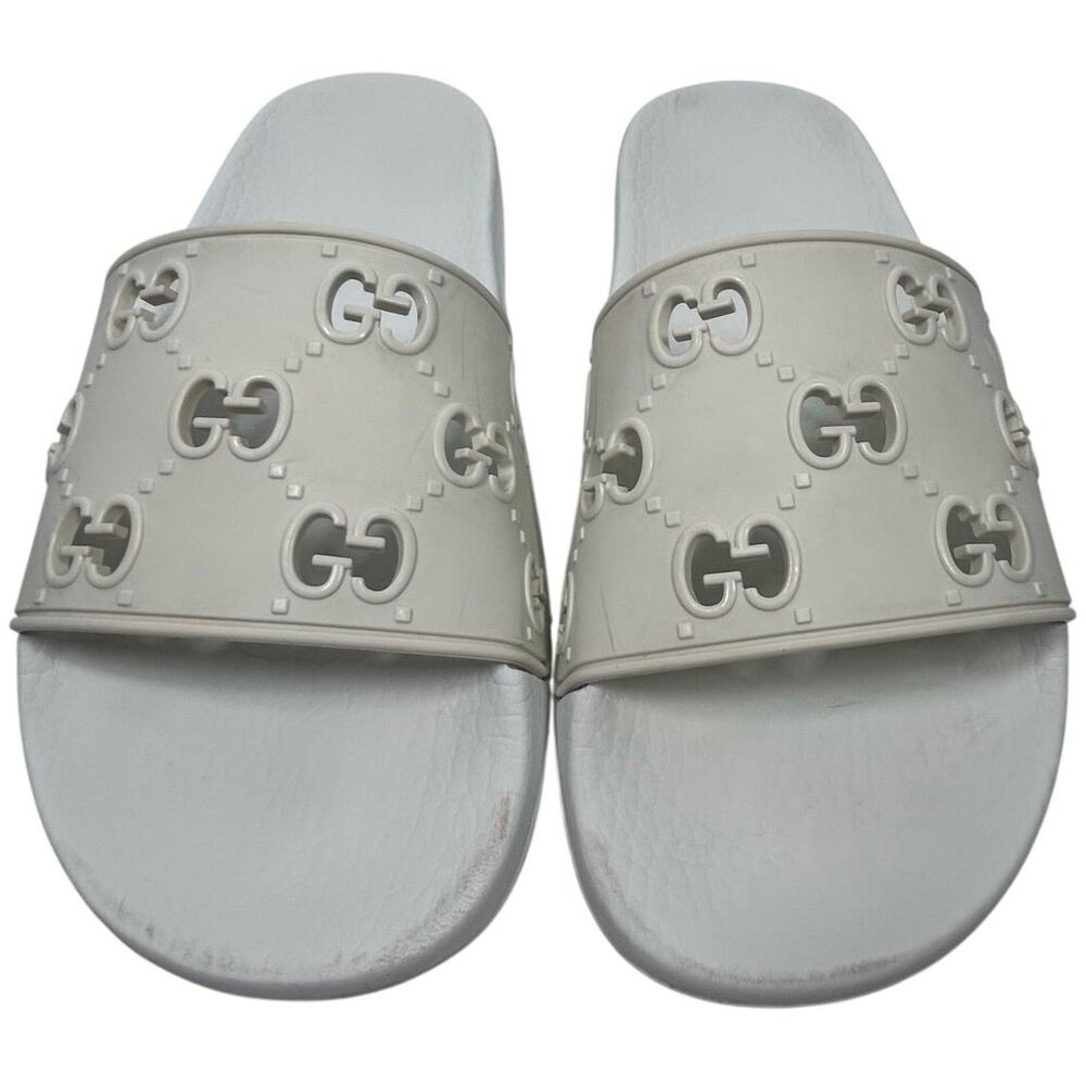 Gucci Rubber GG Monogram Slide Sandals in white rubber, water-resistant, size 8 - Picture 5 of 9